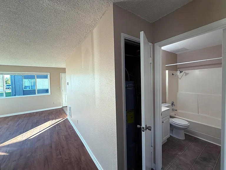 1913 33rd Ave #1 — Photo 7