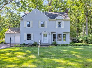 2403 Foote Manor Dr, Jackson, MI 49203