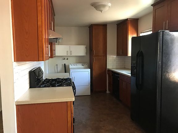 5th image of 277 N Oak Ave