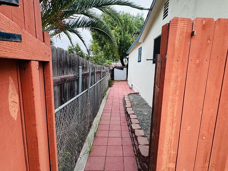 255 D St — Photo 20