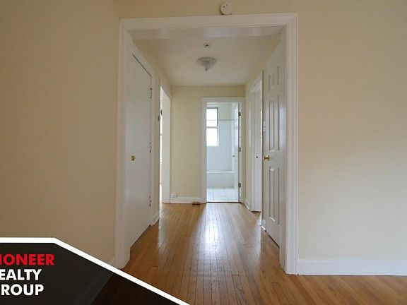 3rd image of 550 W Aldine Ave #556E1