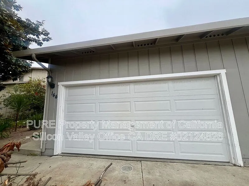 3 bed, 2.0 bath, 1326 sqft, $3,700 — Photo 3