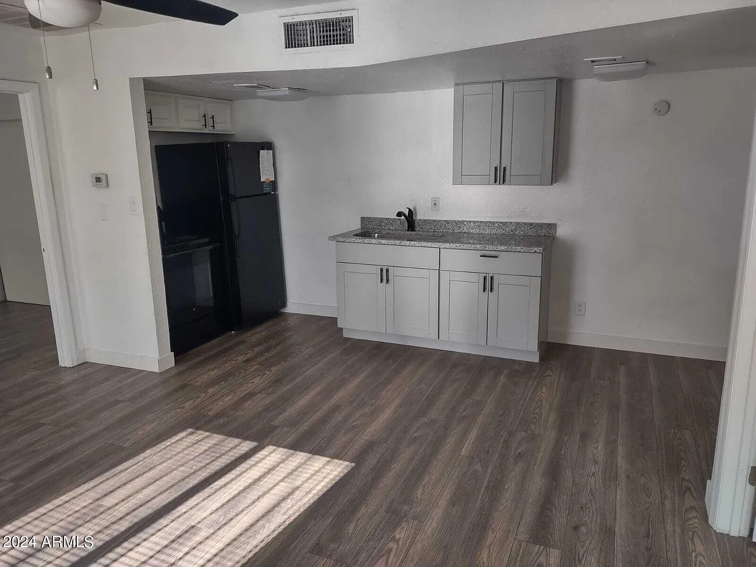 2 bed, 1.0 bath, 800 sqft, $1,500 — Photo 3