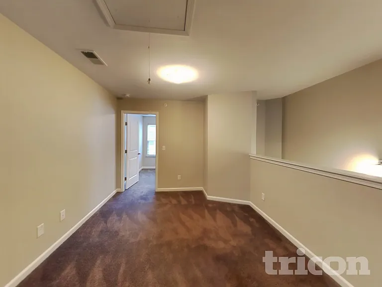 405 Riverwood Ct — Photo 16
