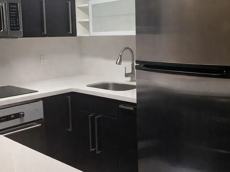 2020 NE 135th St #502 — Photo 4