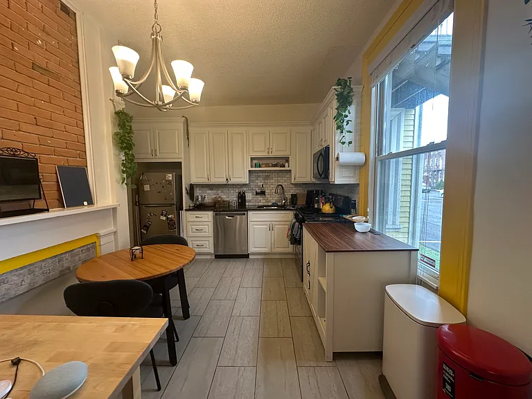 324 Saint John St #1 — Photo 4