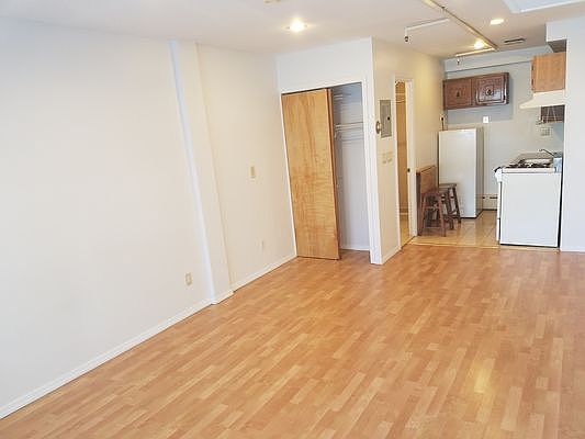 1st image of 10118 67th Dr #1F
