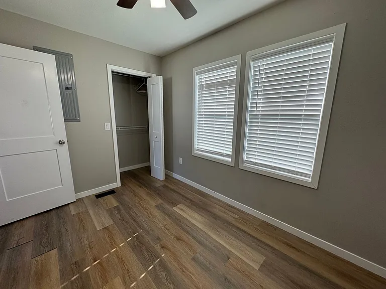 1101 Davis St NE — Photo 7