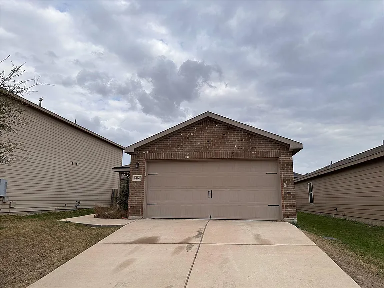 1469 Breanna Ln — Photo 1