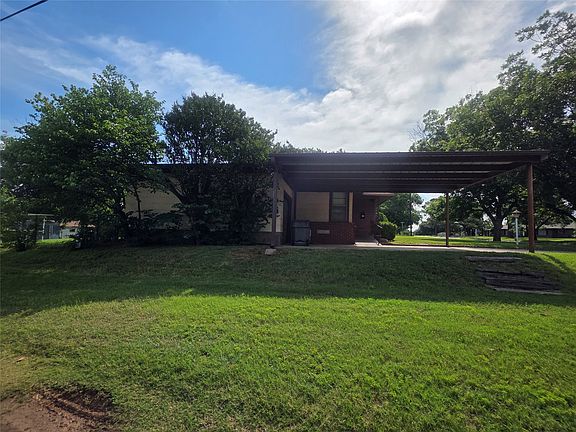 4th image of 1213 Hillcrest Dr