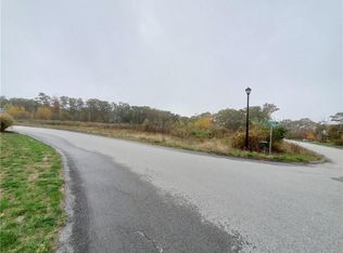 17 Elderberry Ln, Tiverton, RI 02878