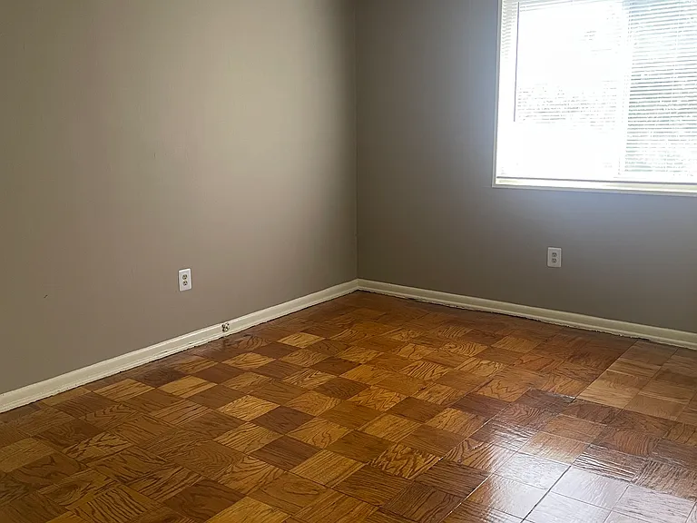 Delton Apartments — Photo 17