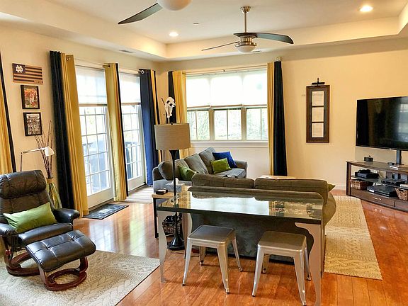 4th image of 54617 Burdette St #6