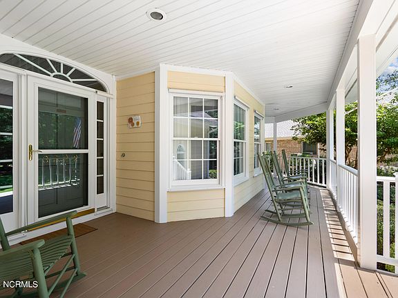 3rd image of 3322 Sawgrass Circle SE