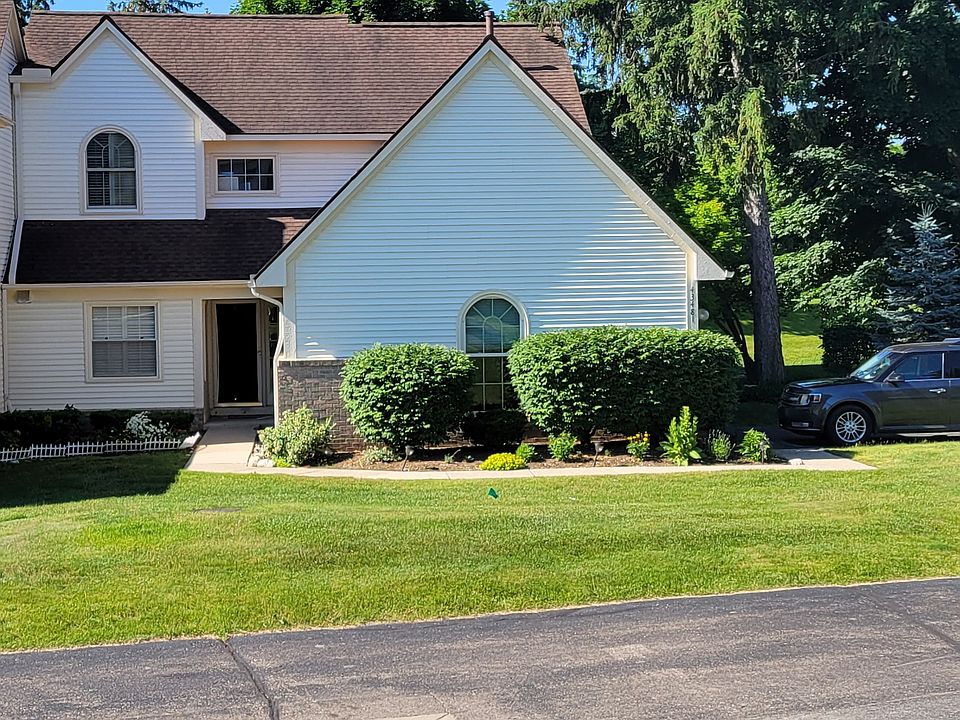 1st image of 43481 Algonquin Dr