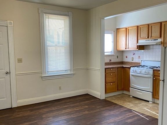5th image of 1339 Elm St