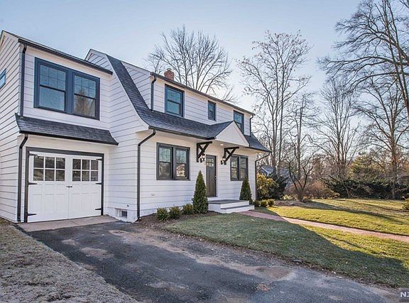 3rd image of 22 Parker Pl