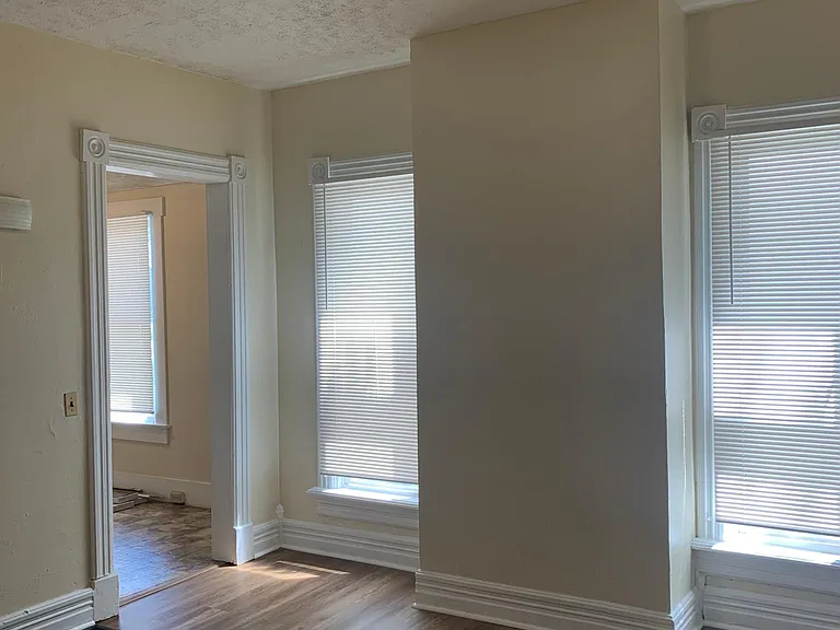 106 Ashley St — Photo 3