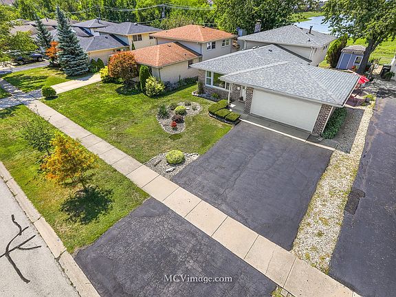 3rd image of 17350 Ozark Ave