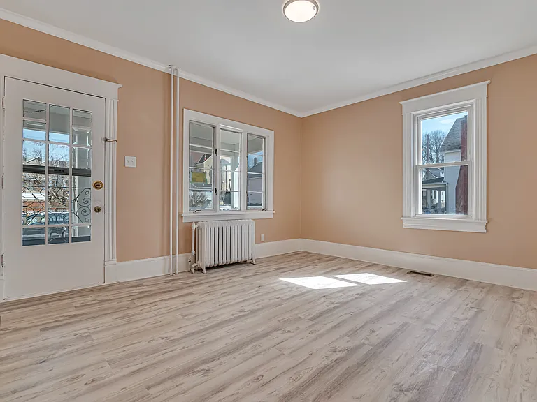 516 Hickory St — Photo 5