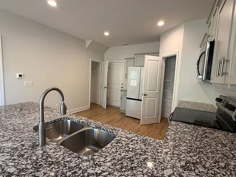 400 Bulrush Ct — Photo 12