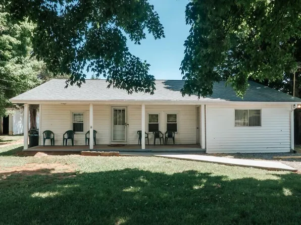 520 E Dumplin Valley Rd, Kodak, TN 37764