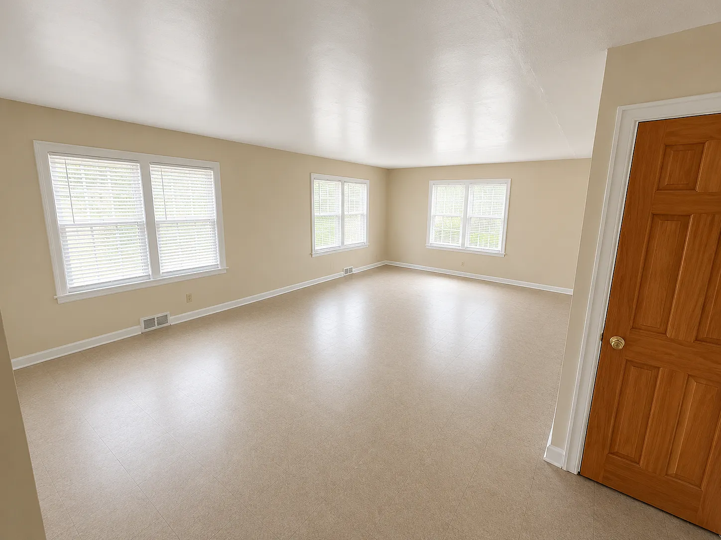 2 bed, $1,000 — Photo 4