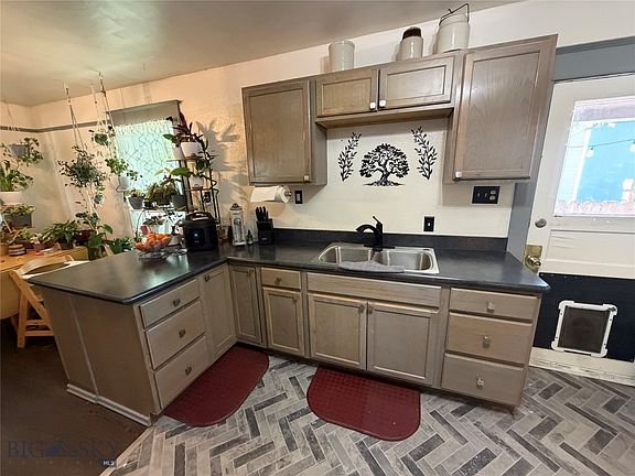 5th image of 4 Chestnut St