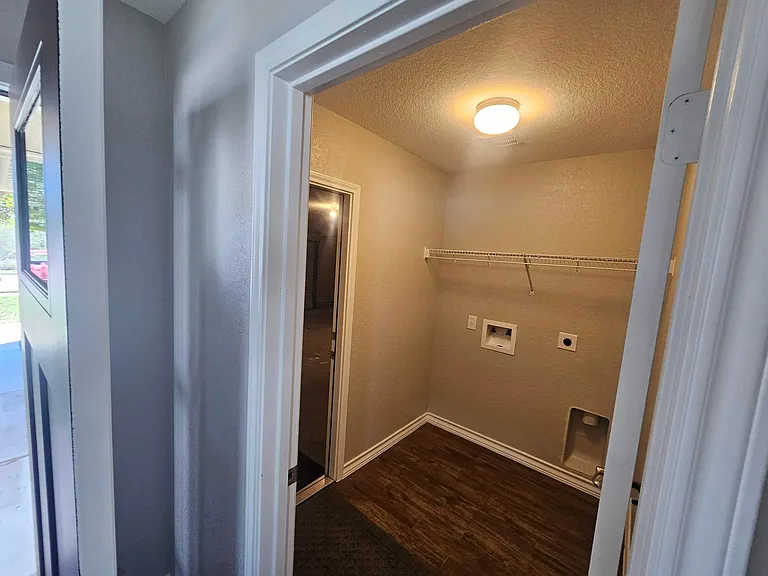 2608 Alamo St — Photo 6