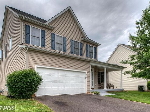 2nd image of 949 Lakewood Cir