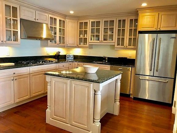 5th image of 32 Water St Unit 34