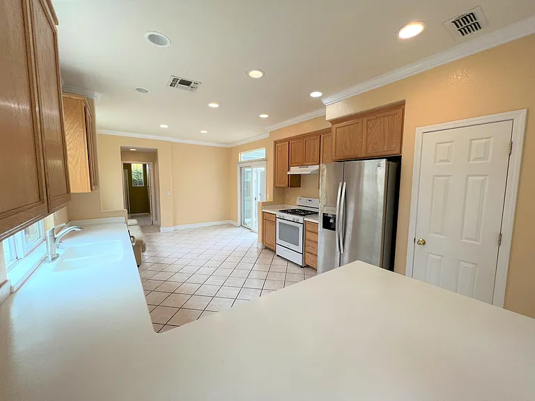 10413 Bunker Ln — Photo 13