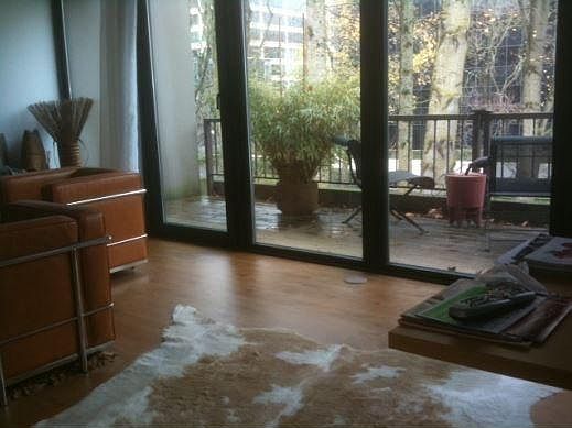Main level - Living room