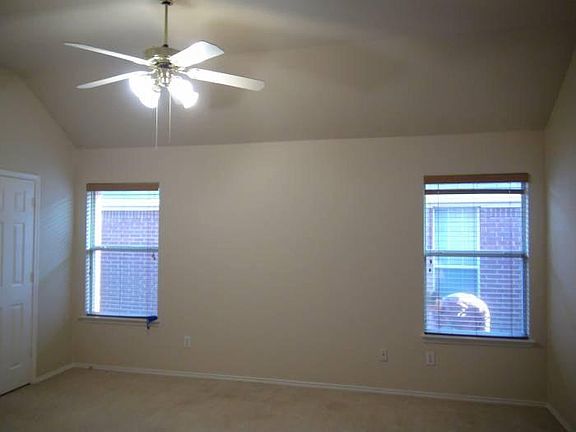 5th image of 3313 Wind Flower Ln