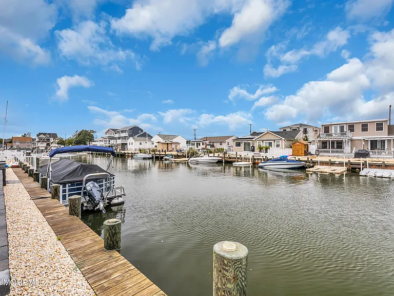 20 Venetian Ct — Photo 30