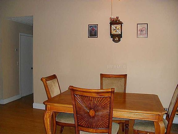 3rd image of 109 Delaware Woods Ct