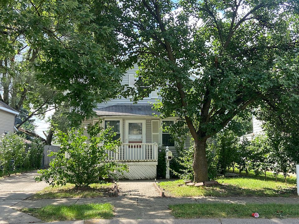 1st image of 917 W 6th St