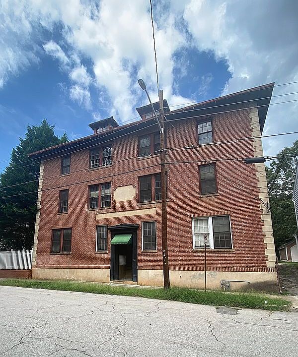 1st image of 944 Green St