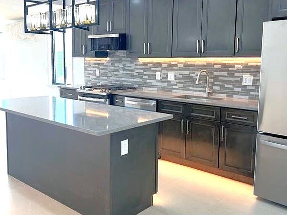 5th image of 21-30 Hazen St #2F