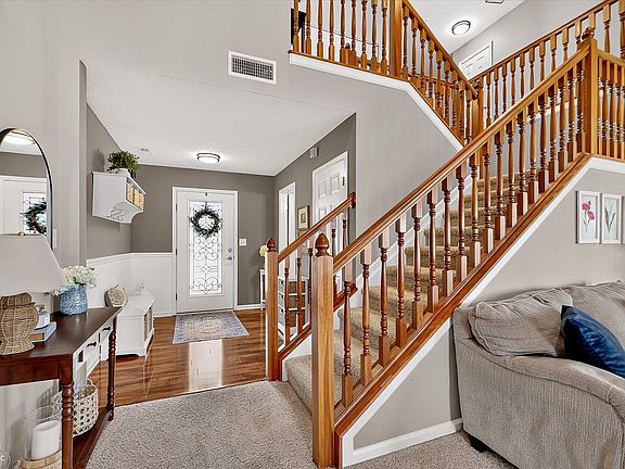 4th image of 3706 White Cliff Way