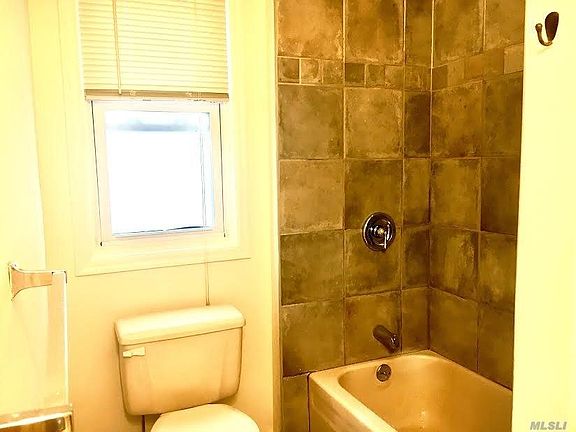 4th image of 452 E Park Ave APT 7