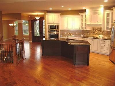 5th image of 8477 Touraine Dr