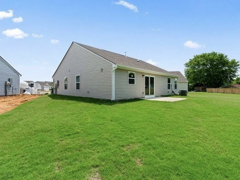 1105 Wilkinson Ln — Photo 3