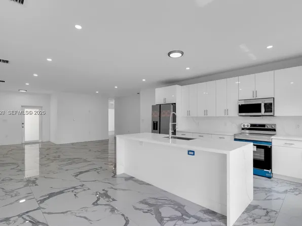 11870 SW 220th St, Miami, FL