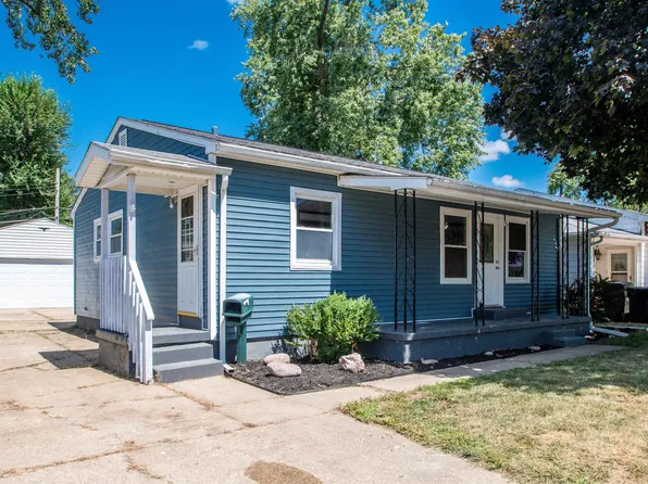 1407 Koch St, Pekin, IL 61554