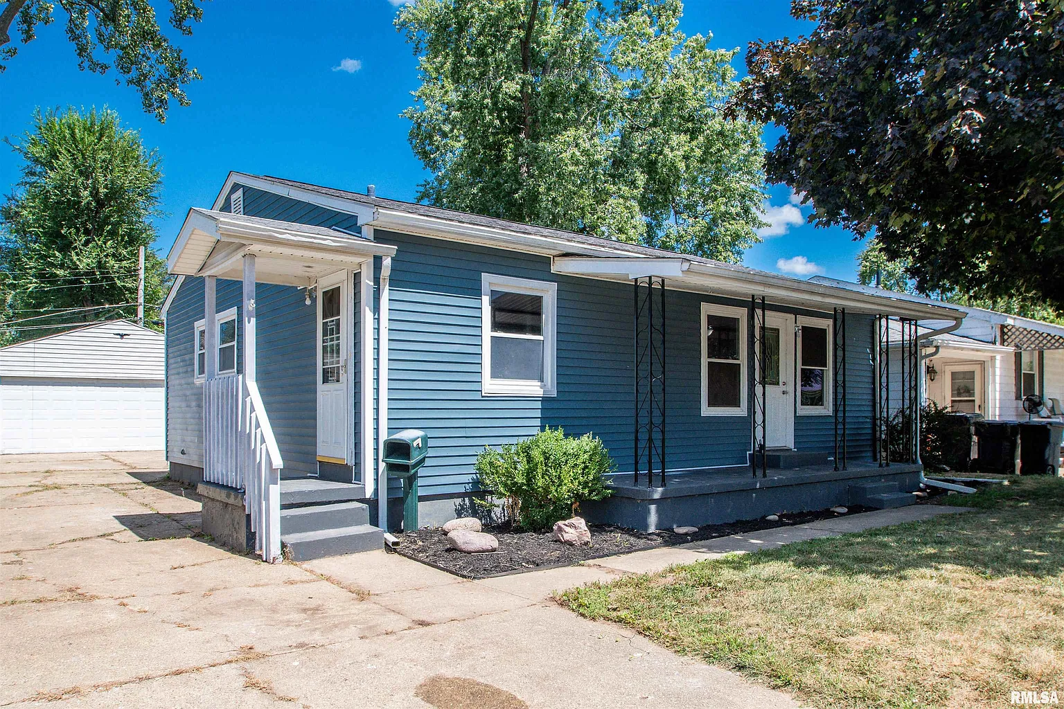 1407 Koch St photo 1