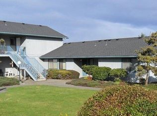 1223 Moore St APT 6, Brookings, OR 97415