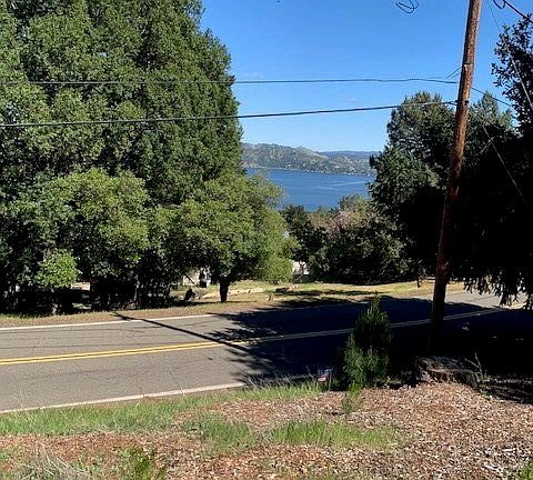 3rd image of 8299 N Heights Dr