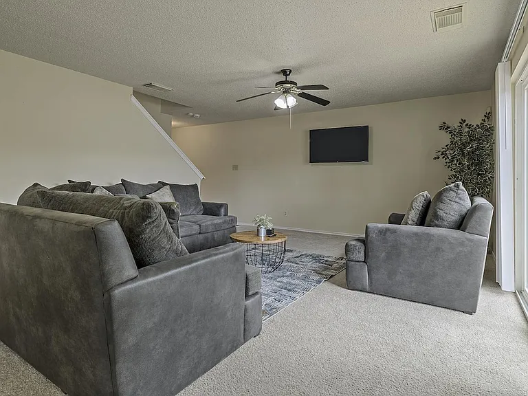 2166 Mossy Creek Dr — Photo 3