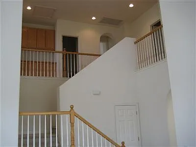 4 bed, 3001 sqft, $2,600 — Photo 4